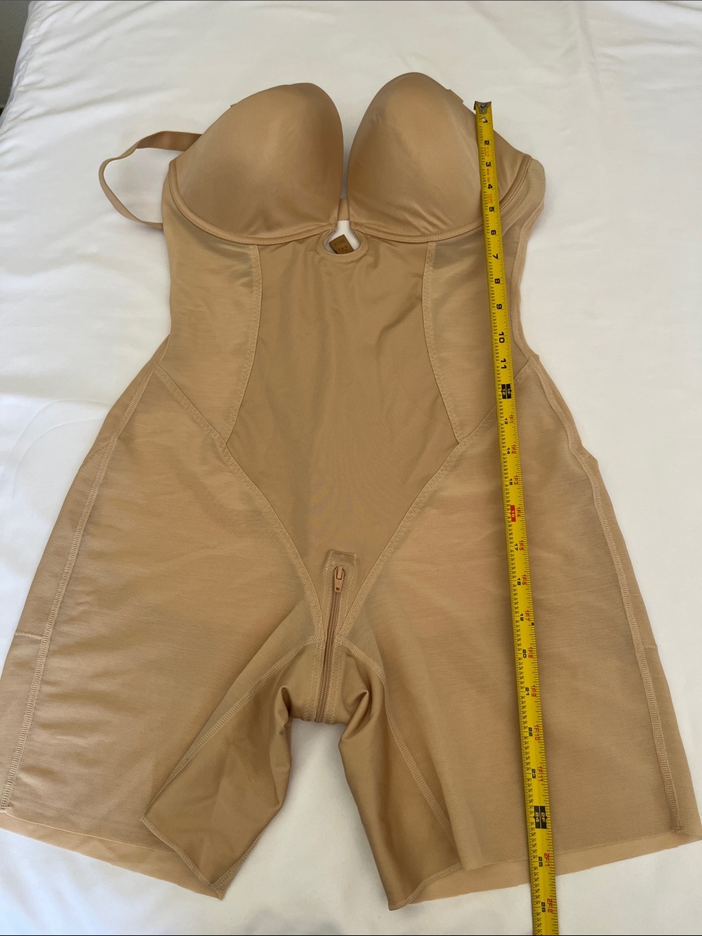 SHAPELLY Everyday Nude Shaping Bodysuit with Built-In Bra - Picture 4 of 10
